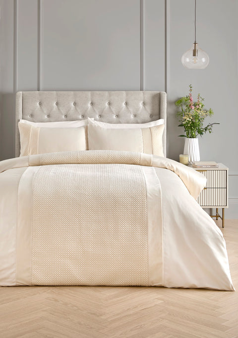 Soiree Iras Duvet Set