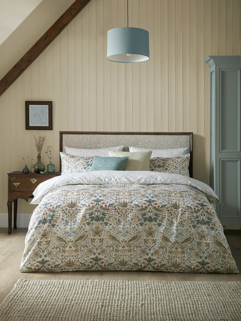 William Morris at Home Strawberry Thief Hessian Duvet Set